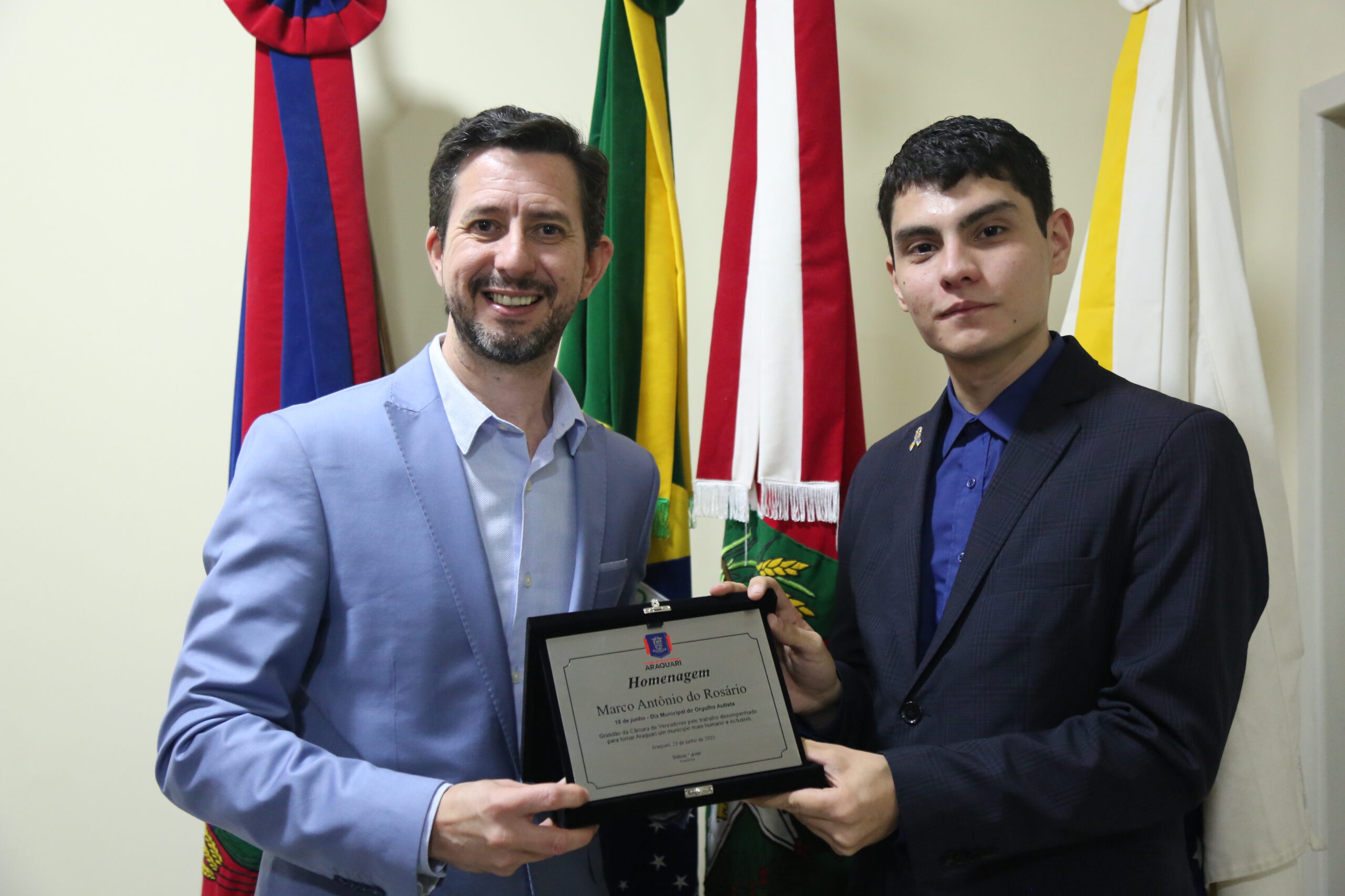 Homenagem pelo orgulho autista