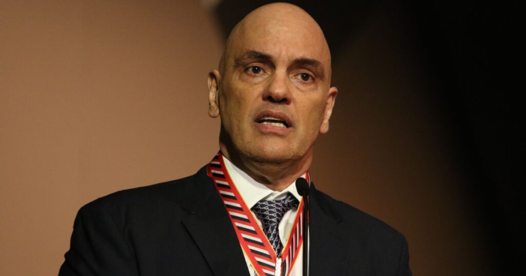 Ministro do STF, Alexandre de Moraes determina suspensão da rede social X, antigo Twitter, no Brasil