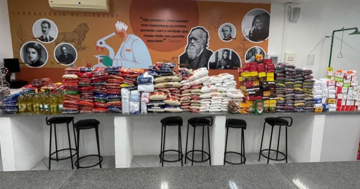 Estudantes de Joinville doam mais de 350 quilos de alimentos arrecadados em gincana