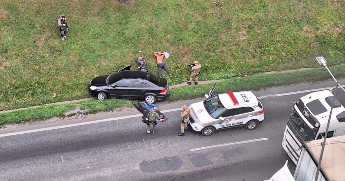 PM do Norte de SC participa de prisão de quatro pessoas após assassinato de homem em Itajaí