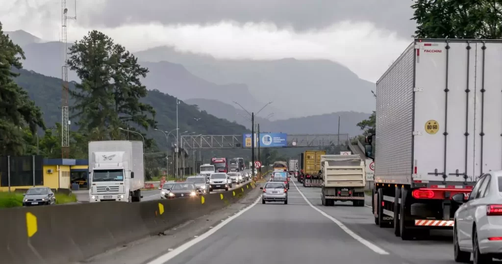 MPF cobra soluções emergenciais para má conservação das vias marginais da BR-101 em Joinville