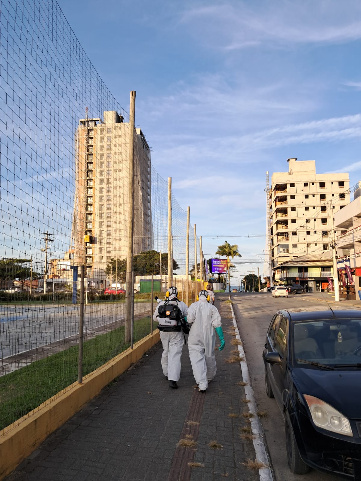 Combate à dengue tem aplicação de fumacê em algumas ruas do município neste sábado (26/04)
