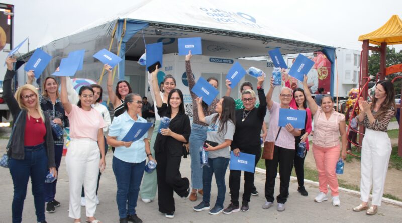 Escola Móvel: 114 alunos recebem certificado de conclusão de curso em Navegantes