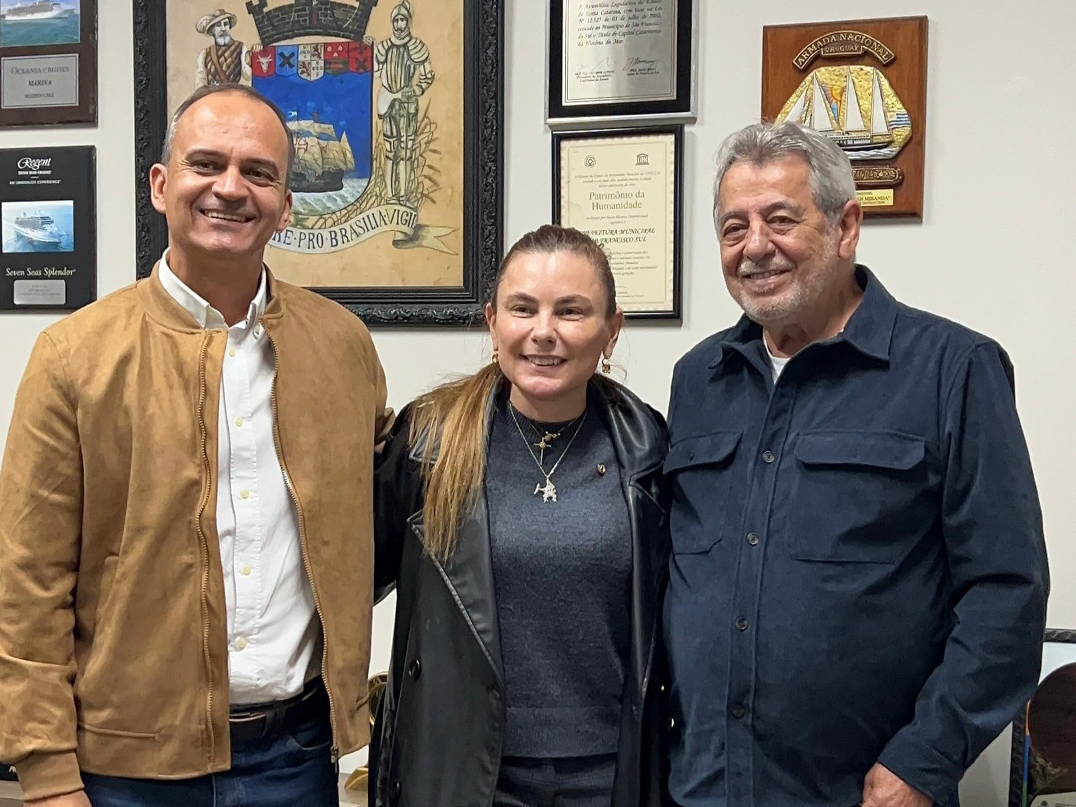 Deputada Paulinha visita São Francisco do Sul e reforça apoio à reforma de unidade de saúde