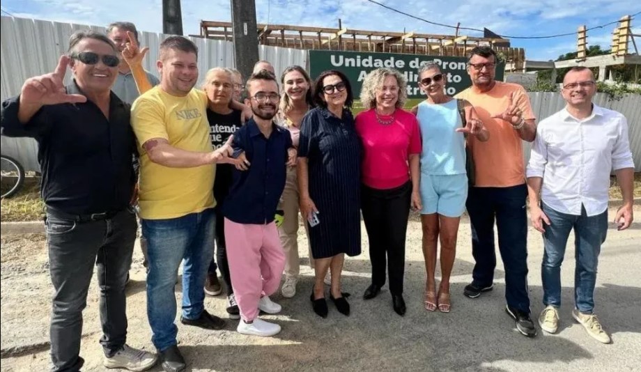 Deputada Ana Paula Lima vistoria obras da Unidade de Pronto Atendimento 24 horas em Penha