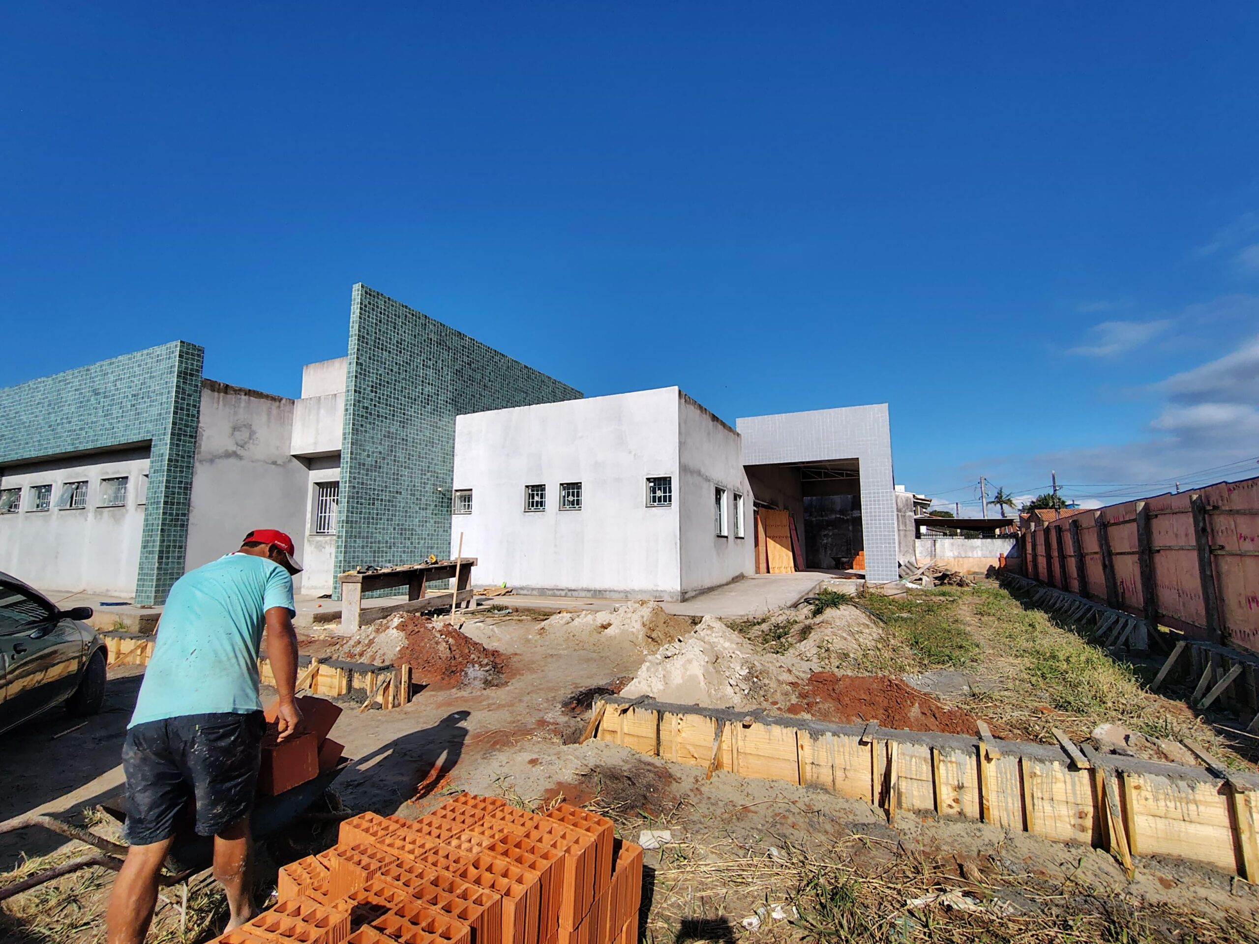 Obra da UBS Areia Branca é retomada no bairro Itajuba