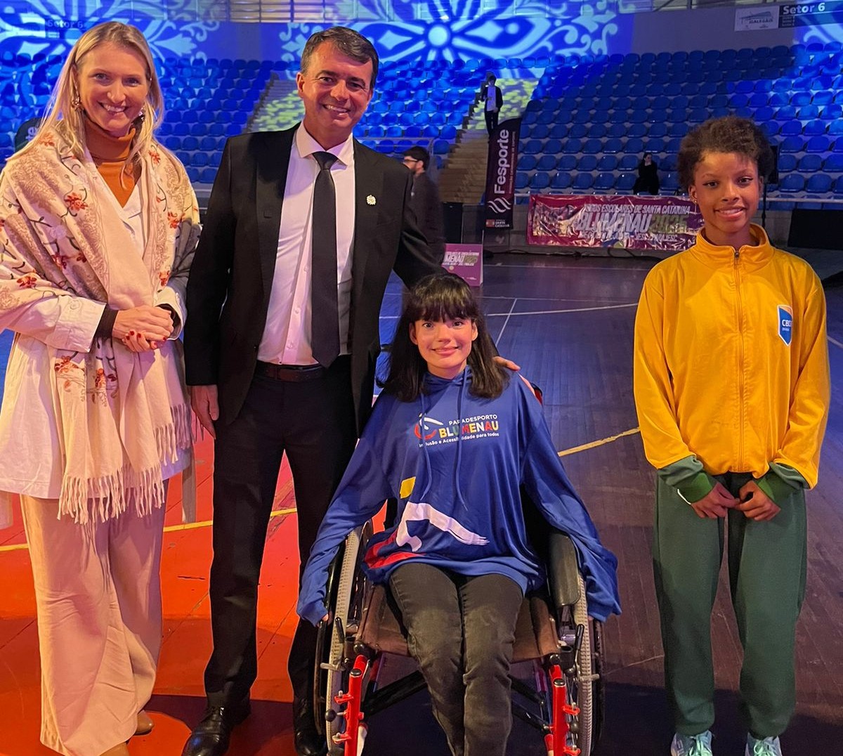 Esporte e educação juntos na cerimônia de abertura dos Jogos Escolares de Santa Catarina em Blumenau 