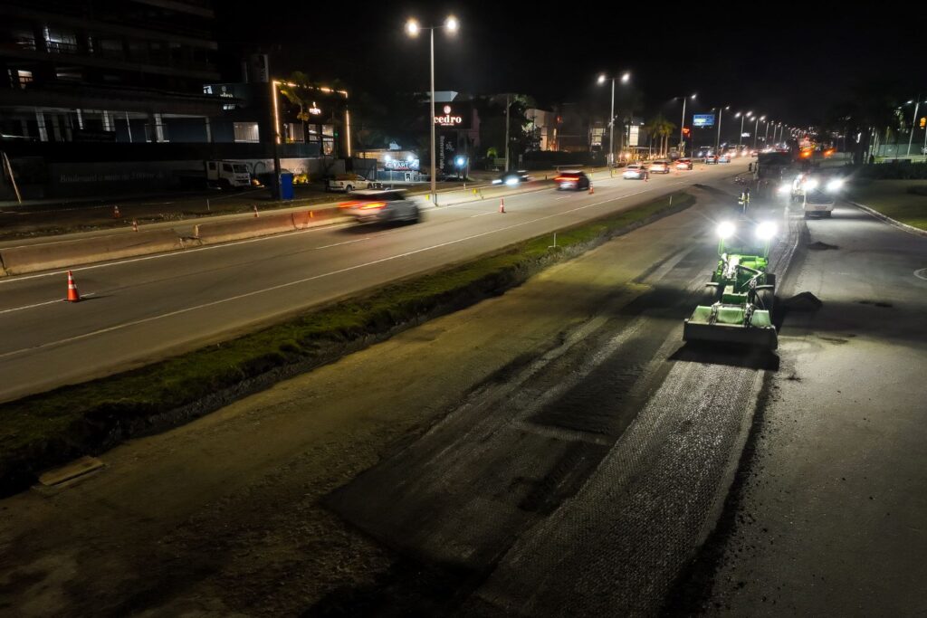 Estrada Boa: triplicação da SC-401 avança com serviços de drenagem, escavação e pavimentação