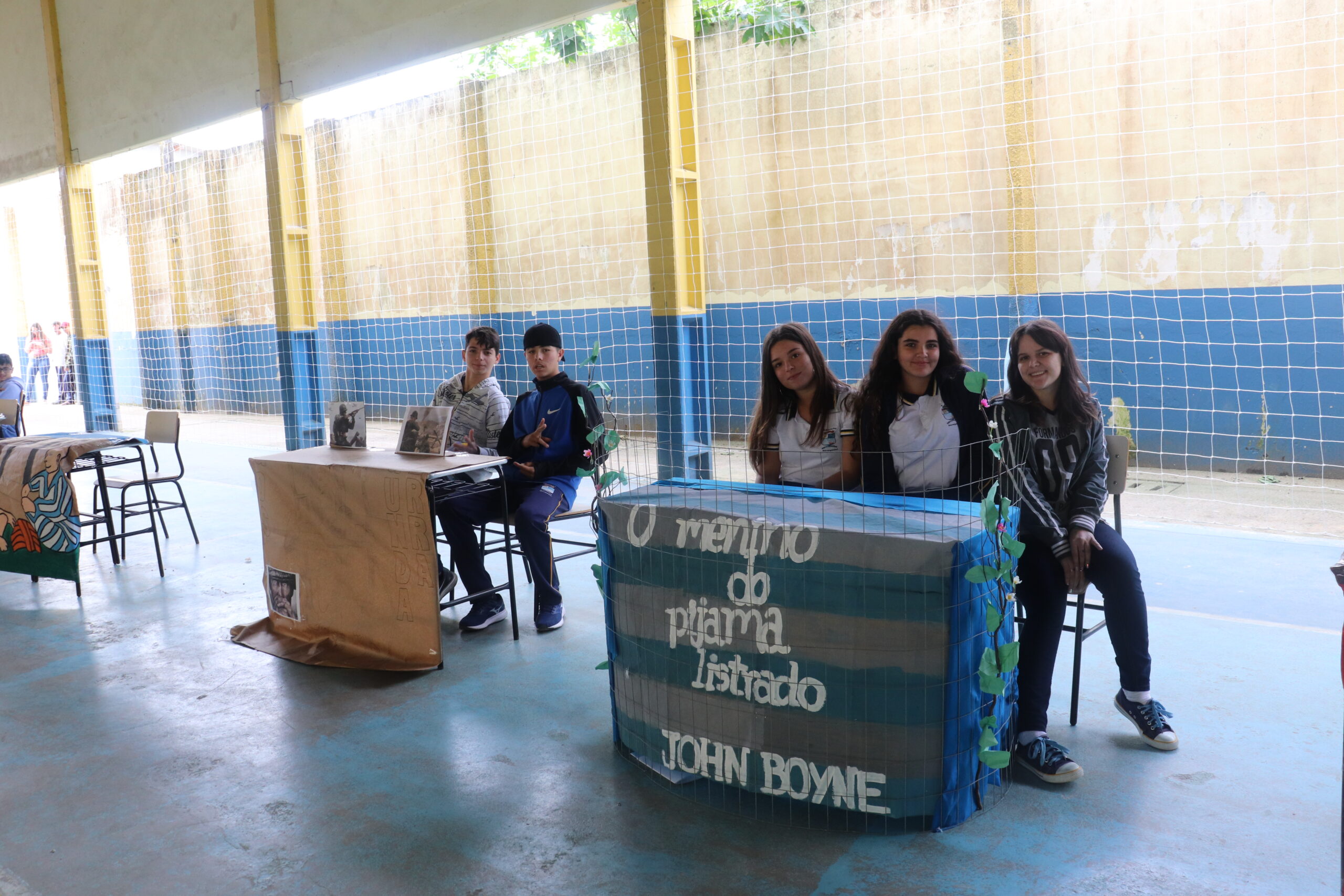 Feira na Escola Maria Ivone resgata memórias da Segunda Guerra Mundial