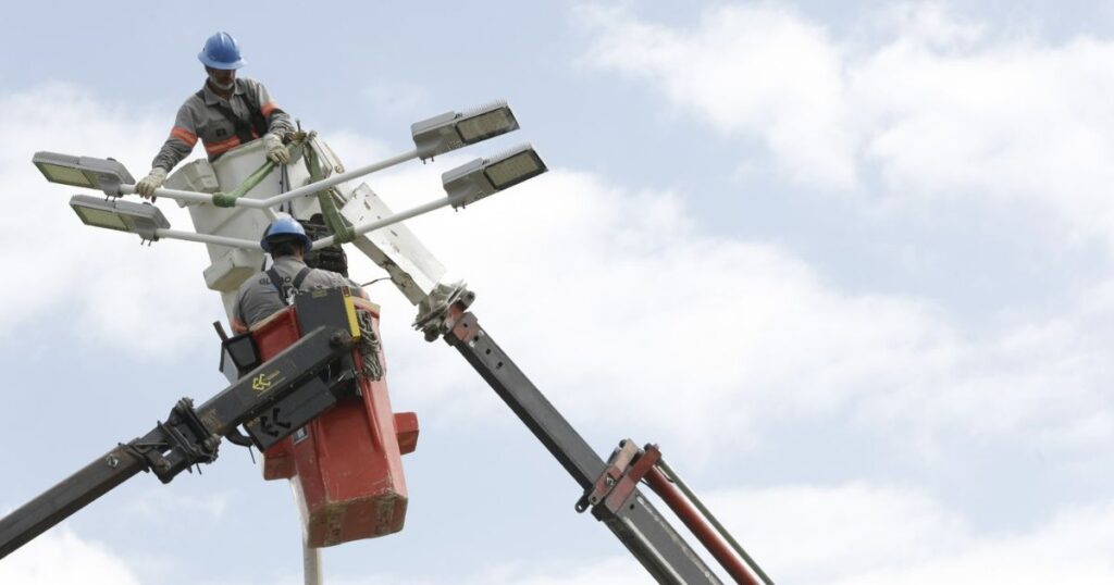 Prefeitura de Joinville e consórcio assinam contrato de R$ 1,5 milhão mensais para modernizar iluminação pública