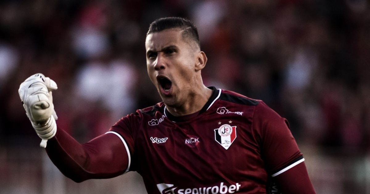 Goleiro do JEC reencontra ex-equipe no mata-mata da Série D e convoca torcida: “competição à parte”