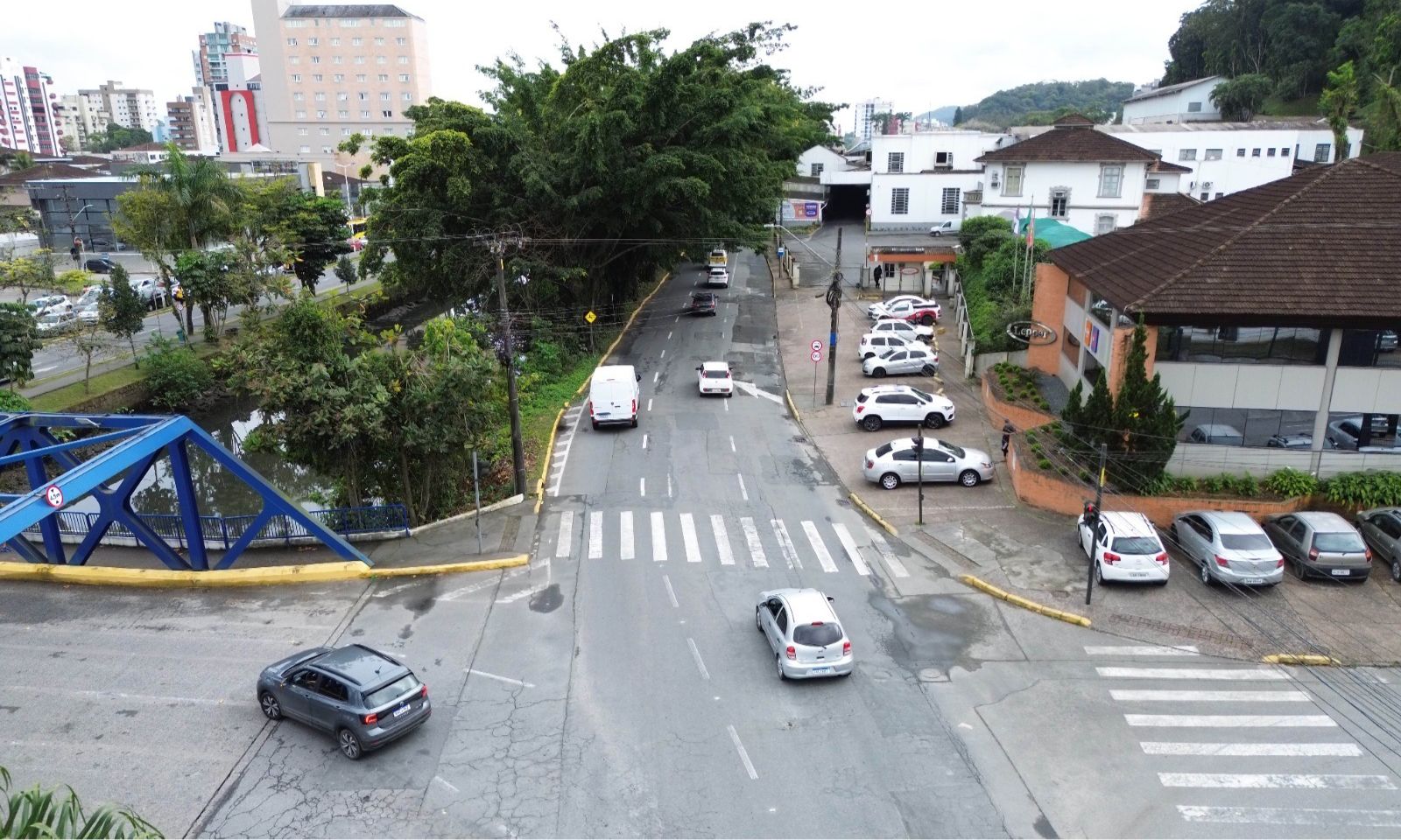 Avenidas de Joinville passam por obras de recapeamento; confira alterações no trânsito