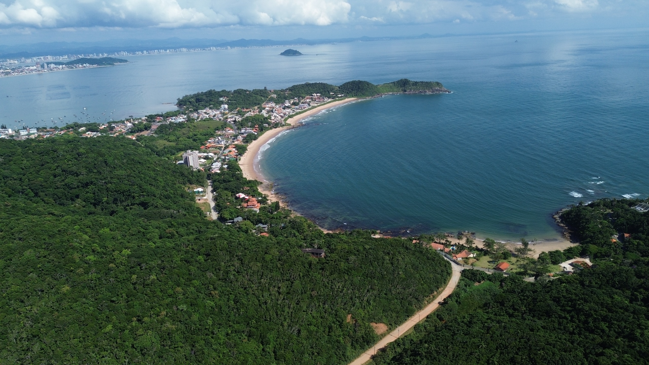 Penha participa da ação global World Clean Up Day: mutirão de limpeza acontece na Praia Grande