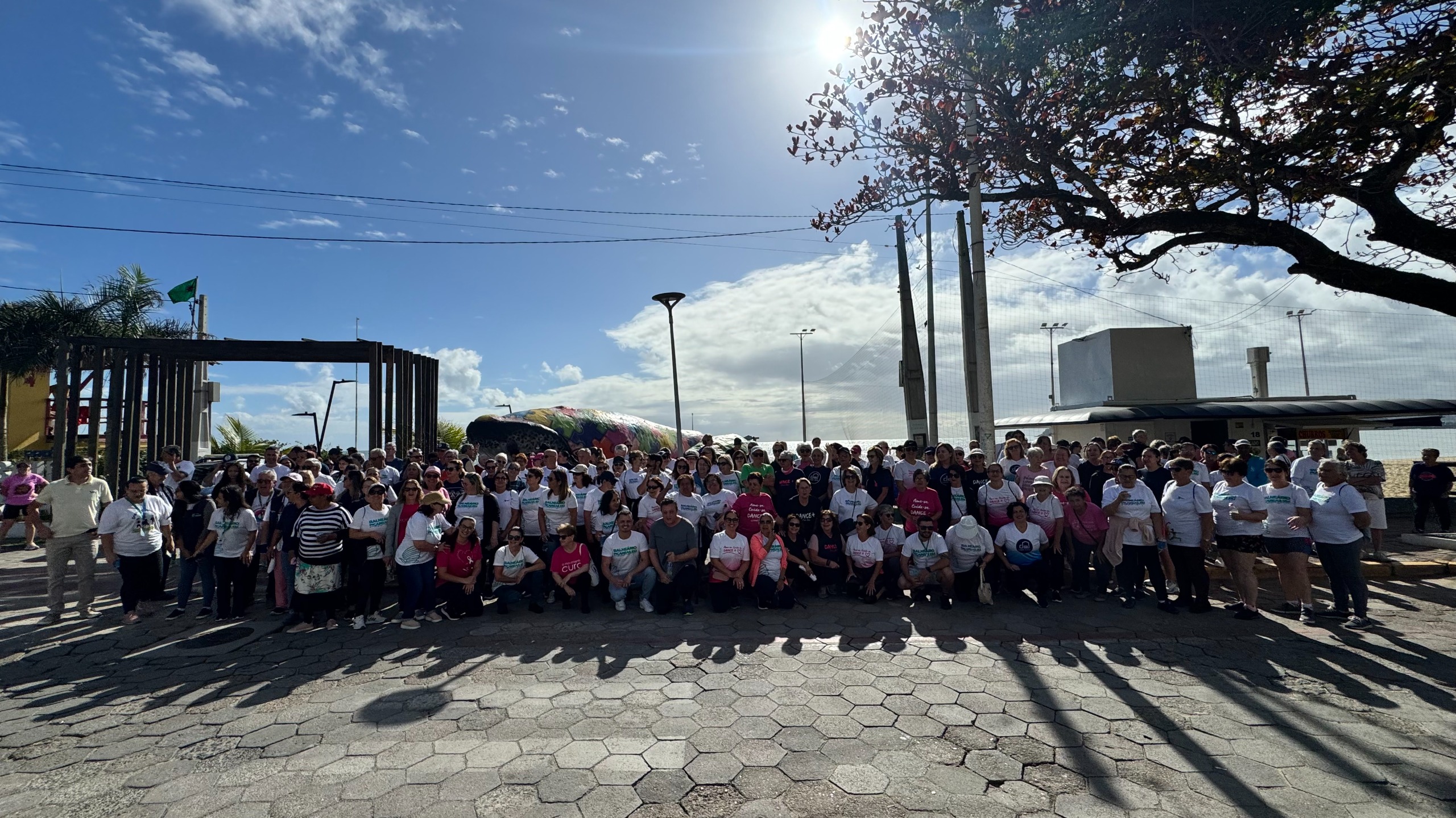 Caminhada marca abertura da Semana do Idoso com mais de 200 participantes