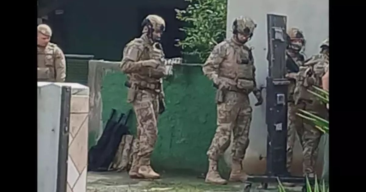 Jovem mantida como refém é libertada em Joinville após sete horas