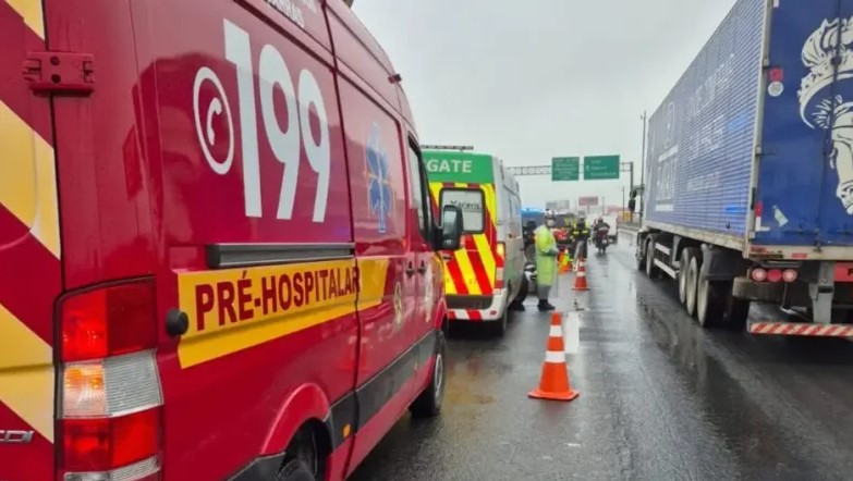 Acidente grave envolvendo motociclista em Barra Velha causa lentidão e interdição na BR-101