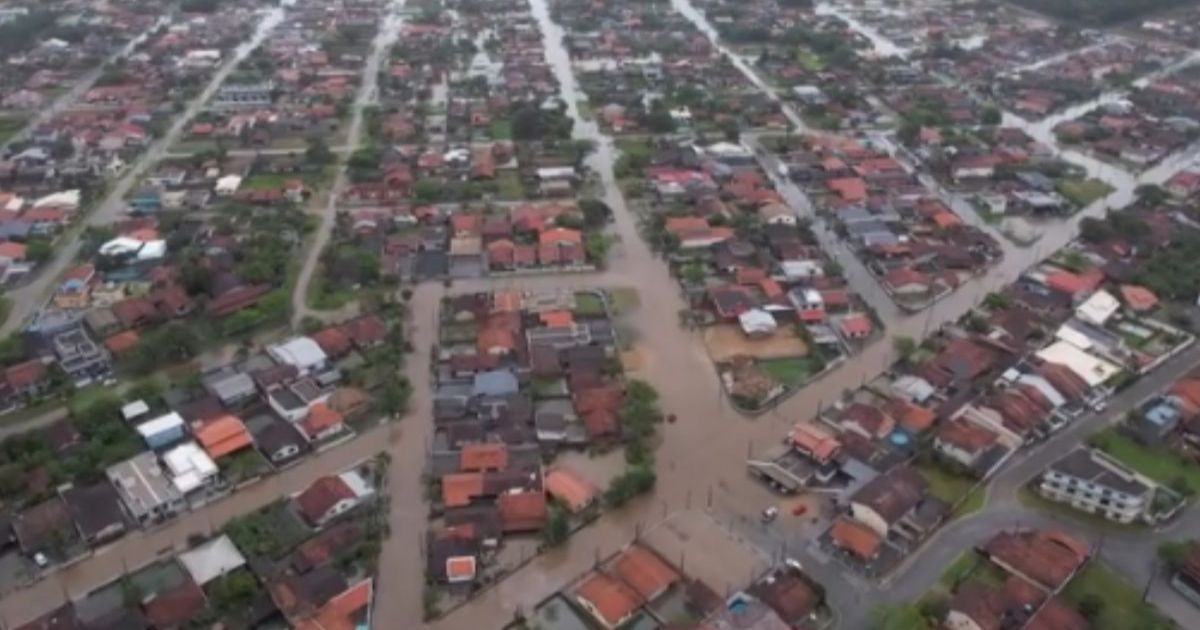 Município decreta situação de emergência após tempestade deixar 100 pessoas desabrigadas