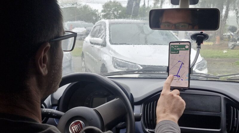 Motoristas de aplicativo devem se cadastrar na Navetran para atuar em Navegantes