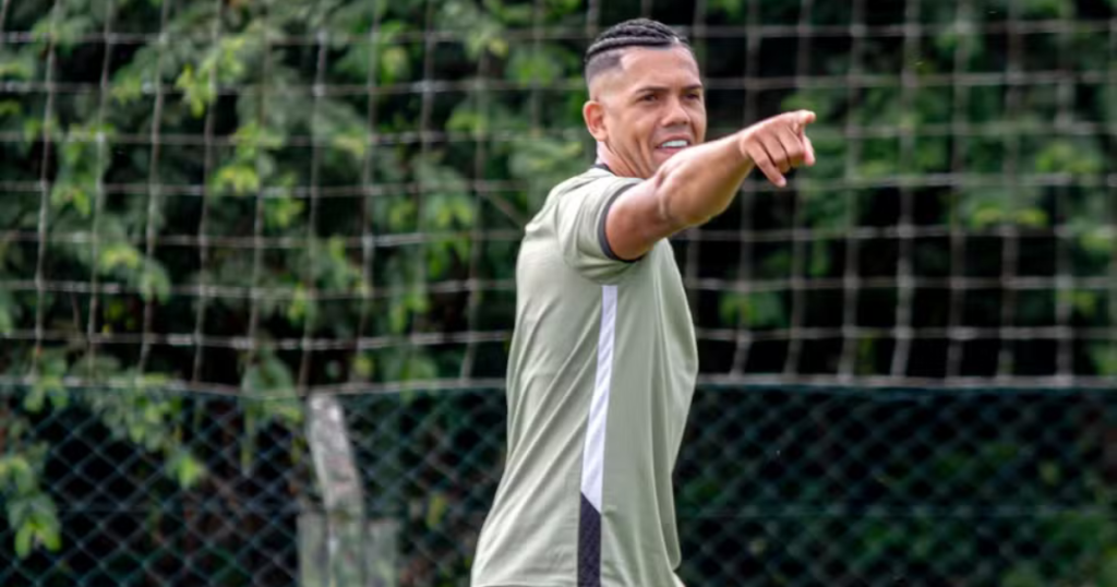 JEC anuncia a contratação de volante com passagem pelo Figueirense