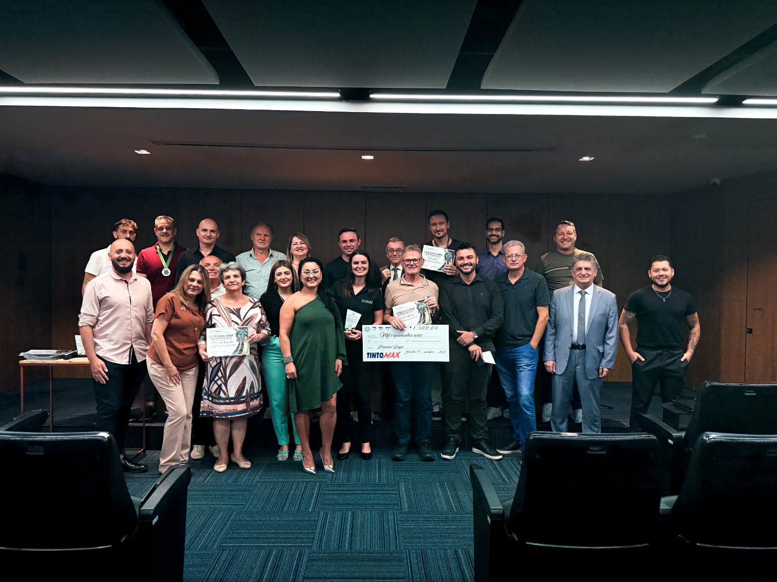 Premiados os condomínios campeões em arrecadação de lixo eletrônico em Joinville