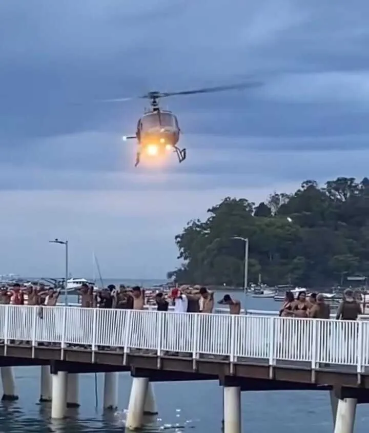 Polícia Militar faz operação na praia do Trapiche em Armação em Penha