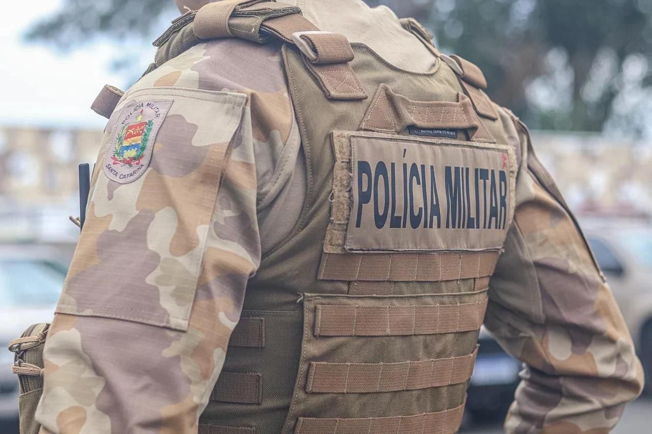 Oito policiais militares reforçam a segurança de Penha na alta temporada