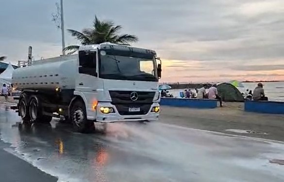 Praia limpa no primeiro dia do ano em Barra Velha