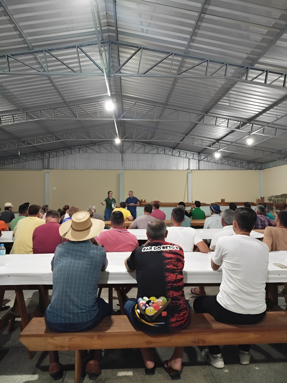 Prefeitura articula apoio a produtores rurais atingidos por vendaval em São João do Itaperiú