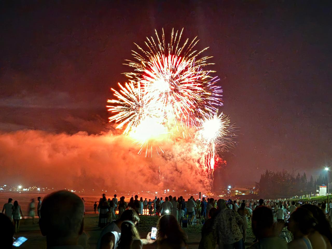 Milhares de pessoas celebram o Réveillon em São Francisco do Sul