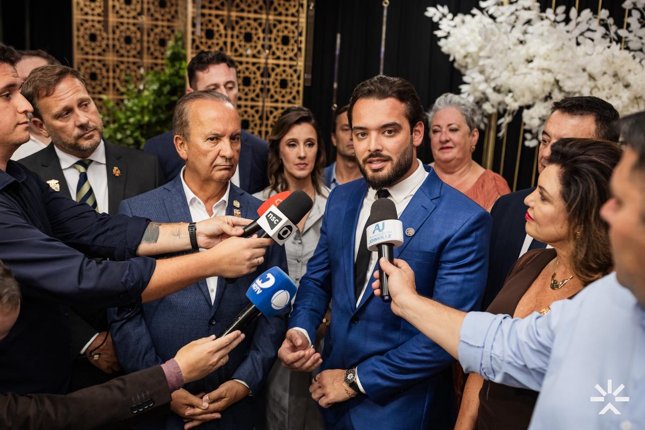 Com presença do governador, Jantar de Posse da Ajorpeme reúne 700 pessoas em Joinville