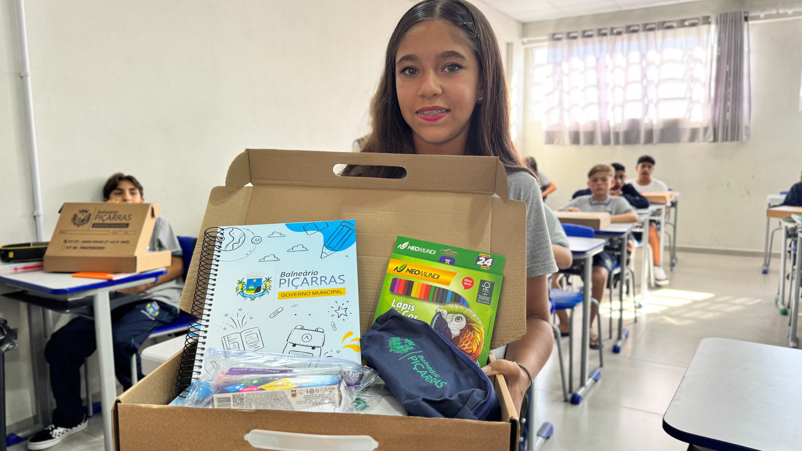 Educação continua entrega de kits escolares na primeira semana do ano letivo