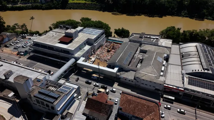 Saúde em obras: Em Blumenau, construção da nova torre do Hospital Santo Antônio entra em nova etapa