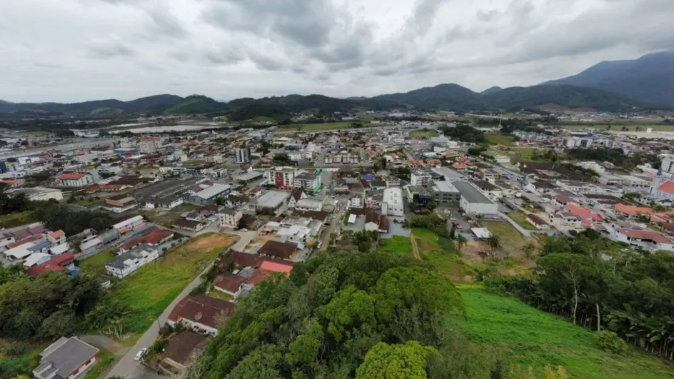 Novo aeroporto e Via Mar fazem parte de plano de cidade que vai receber fábrica da WEG em SC