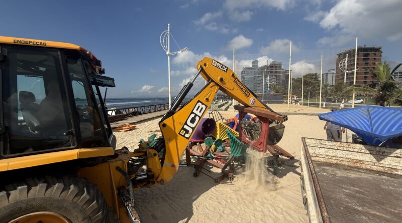 Prefeitura realiza a troca dos parques infantis no Centro e no Gravatá