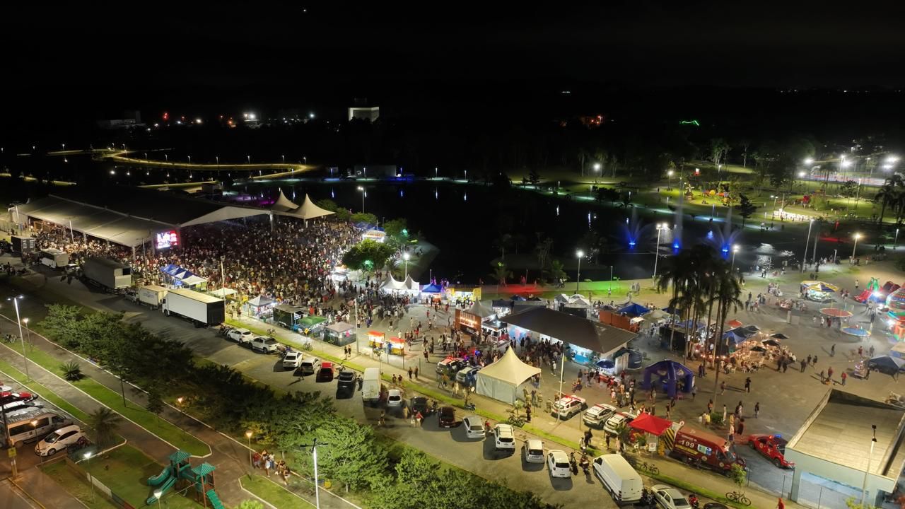 Araquari celebra 150 anos com noite de música e emoção em show de Alexandre Pires