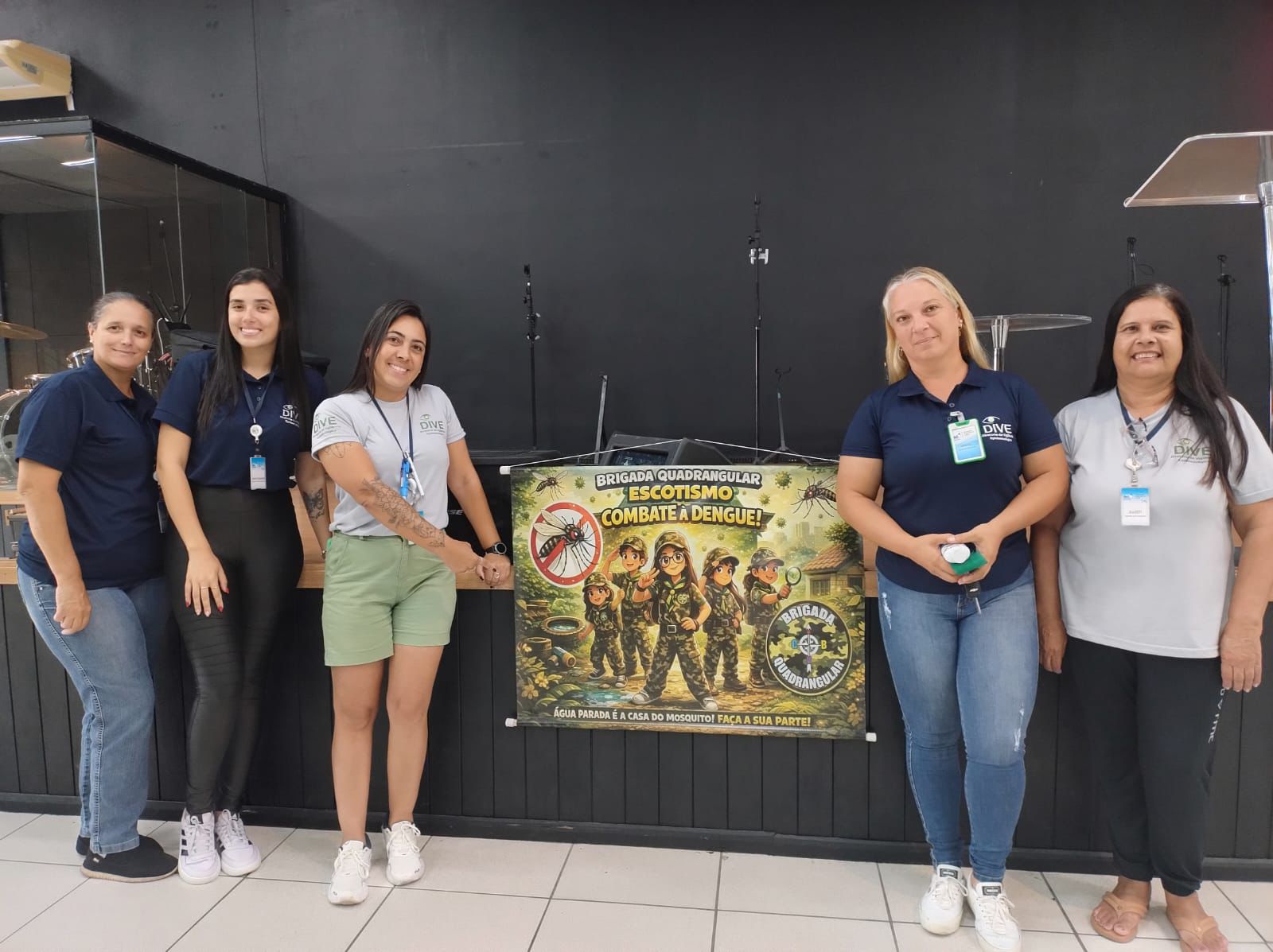 Agentes de Endemias de Barra Velha participam de ação comunitária contra a dengue