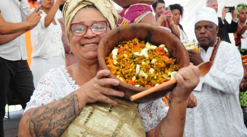 Ojinjé representa Navegantes em evento nacional com prato símbolo de ancestralidade e partilha