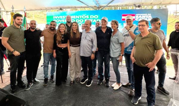 Paulinha impulsiona articulação regional e participa de avanço da pavimentação do Morro do Encano