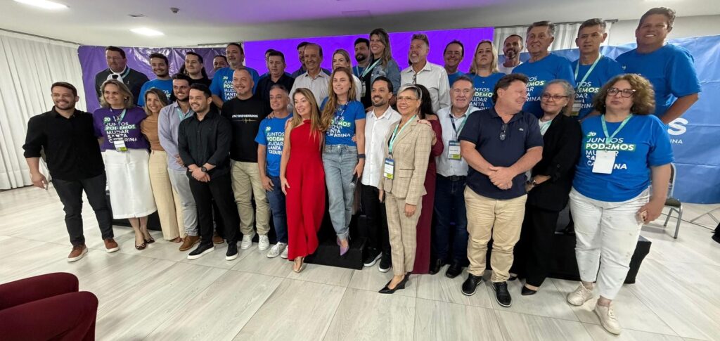 Podemos SC reúne 58 pré-candidatos em escola política com presença de governador, prefeito Topazio e deputada Paulinha