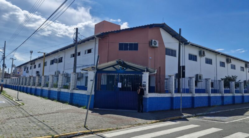Justiça determina manutenção de 70% do serviço de educação e retorno imediato de serviços essenciais em Navegantes