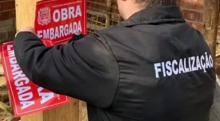 Ministério Público suspende construção de resort que teria avançado sobre área de preservação em Penha