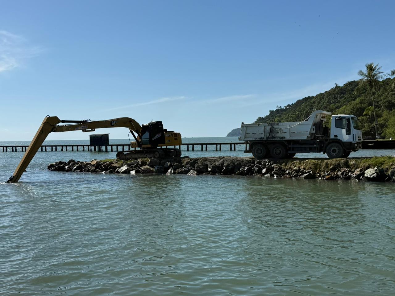 Penha retoma desassoreamento da foz do Rio Iriri como medida de prevenção ao El Ñino