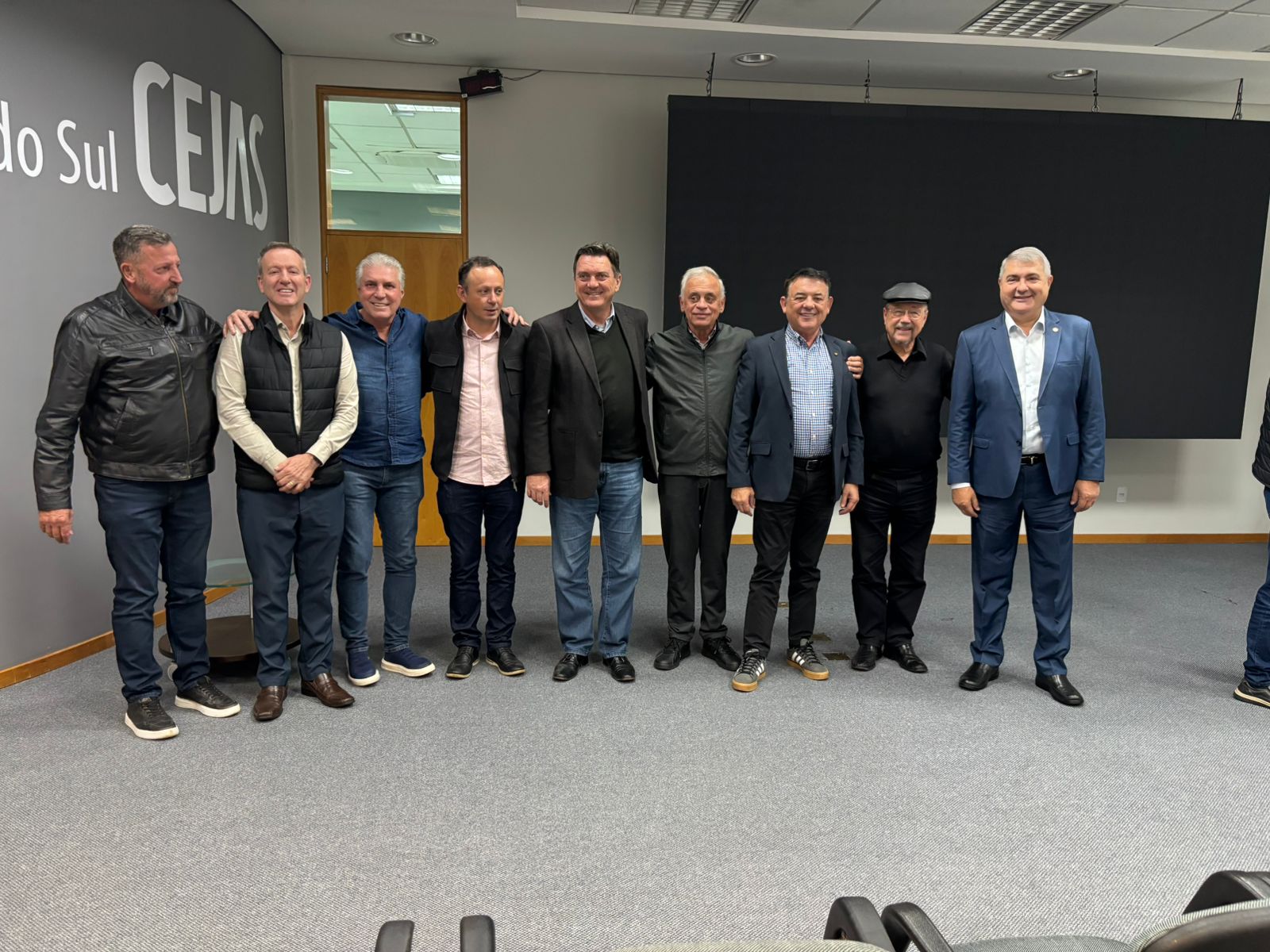 Prefeito de São João do Itaperiú participa de reunião regional que defende ampliação da estrutura de saúde no Vale do Itapocu