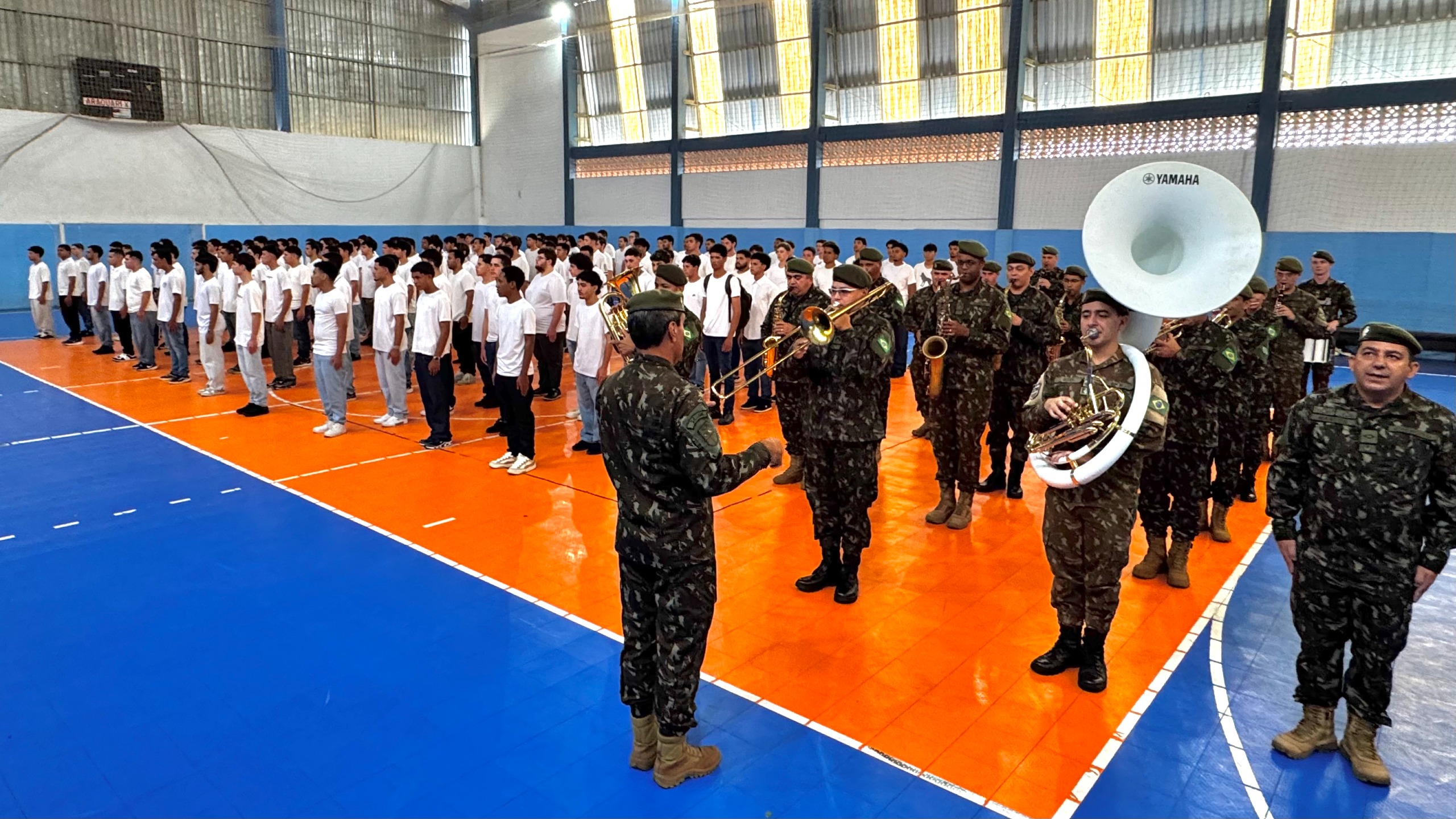 Araquari orienta jovens alistados online sobre Juramento à Bandeira