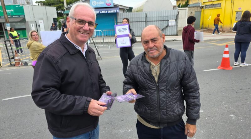 Navegantes realiza Pedágio educativo de conscientização sobre a violência contra a pessoa idosa