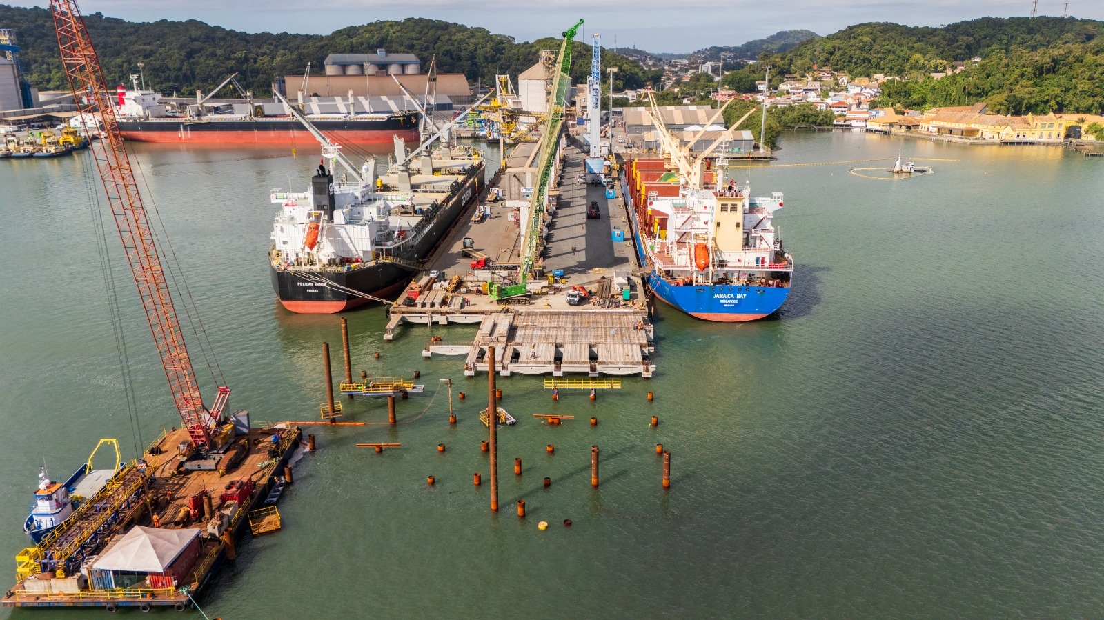 Solaris concluiu cravamento de estacas offshore para ampliação do píer do TESC