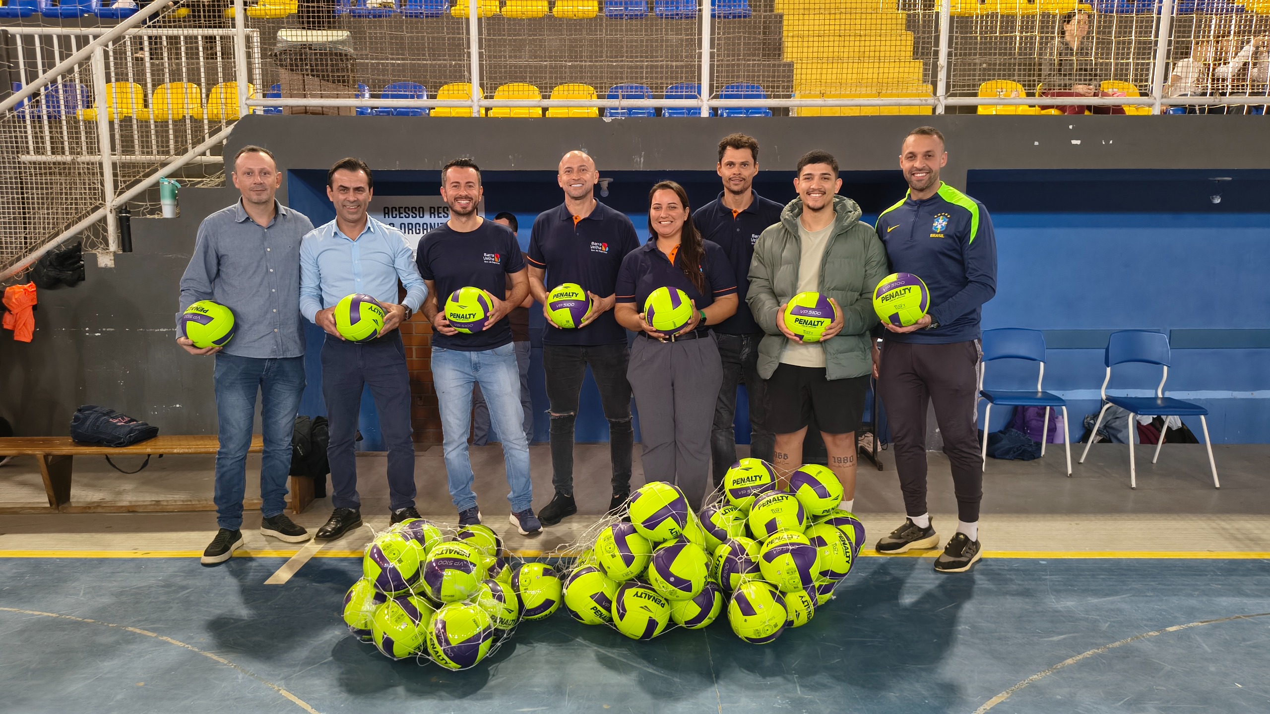 Prefeitura de Barra Velha inicia entrega de novos materiais para as escolinhas esportivas