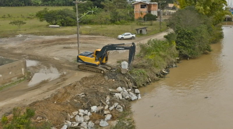 Obra de contenção no bairro Volta Grande foca na prevenção ao El Niño