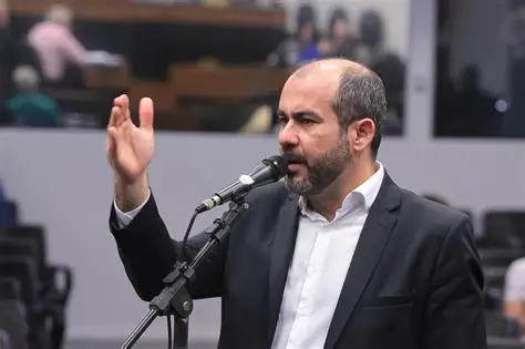 Com apenas dois meses de mandato, Rodrigo Fachini apresenta na Alesc projeto que leva o “Jovem Autor” de Joinville para todo o Estado
