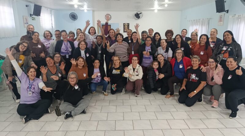 Secretaria de Saúde promove encontro de Biodanza para fortalecer o cuidado às pessoas com fibromialgia